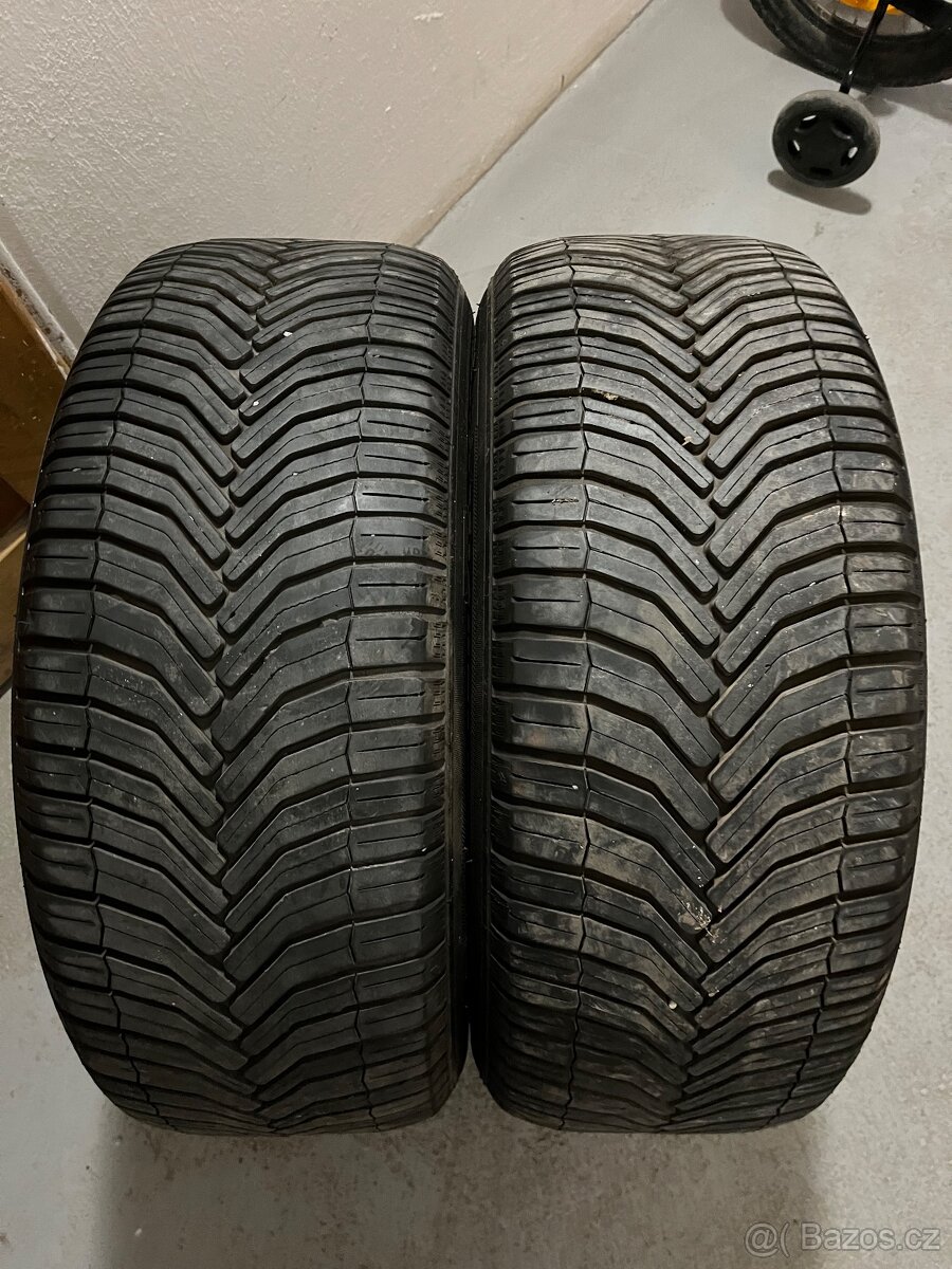 Celoroční pneu Michelin 215/55/R16