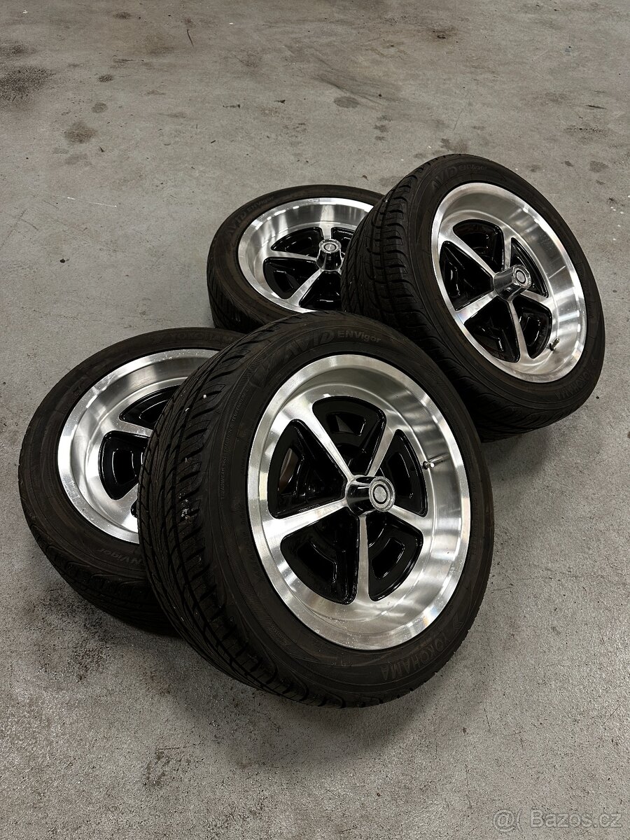Sada 4ks kol Year One 17 x 8J