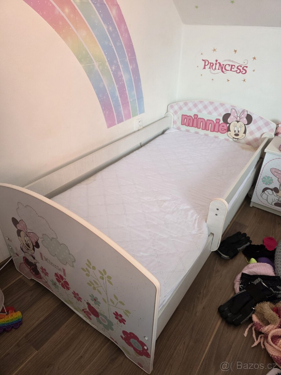 Dětská postel Minnie Mouse + noční stolek Minnie Mouse