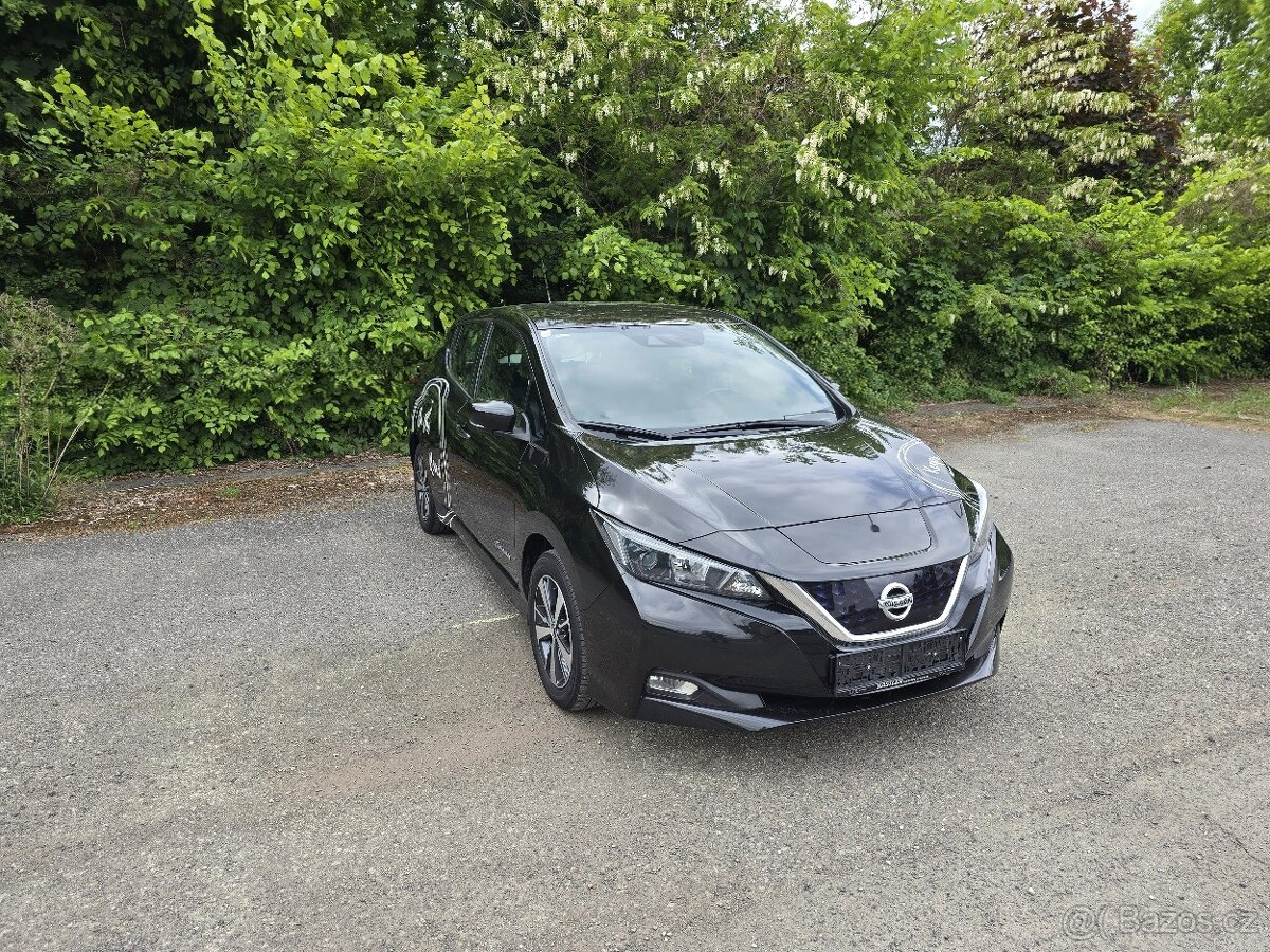 Nissan Leaf 40, zimní balíček, 60 000km, kamera