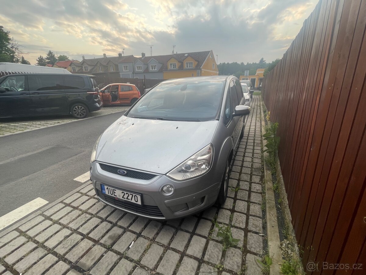 Prodám Ford S Max 2,5l 162kw benzin 2008