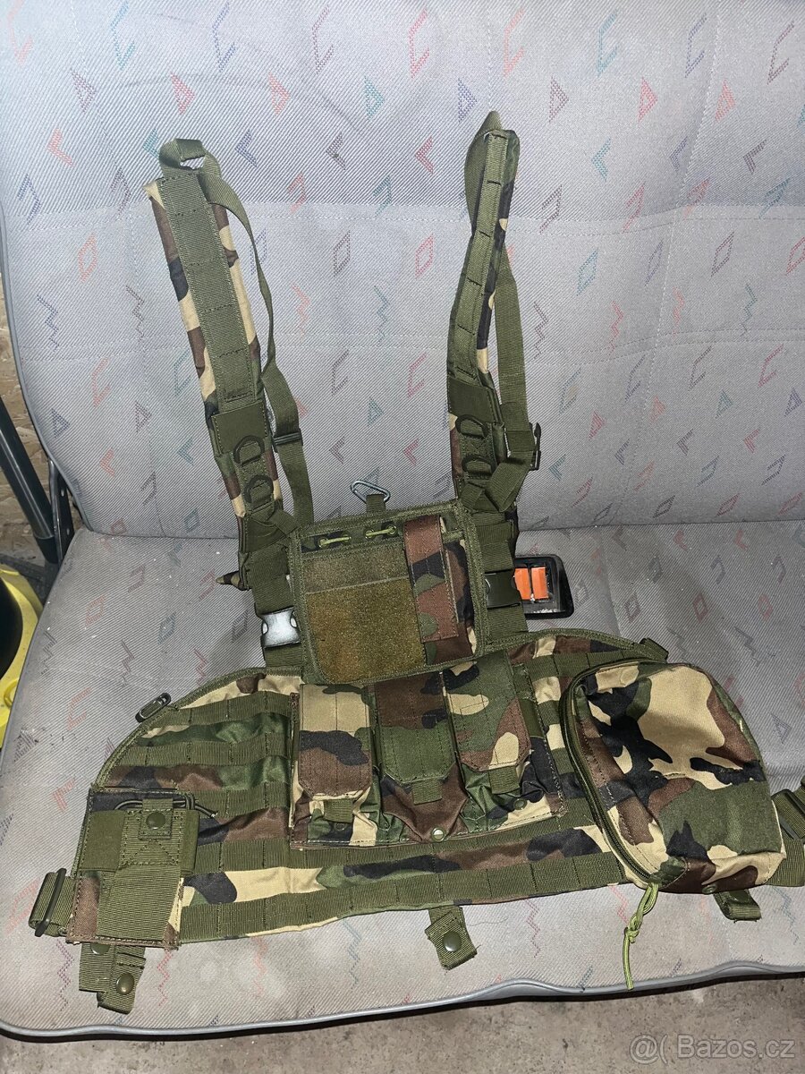 Airsoft vesta + výbava