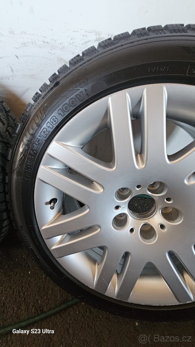 Pneu 245/45/18