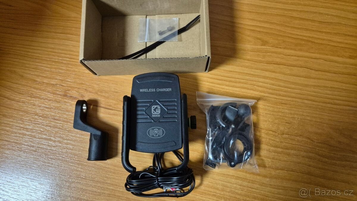 Univerzální držák telefonu na moto s bezdrát.nabíjením