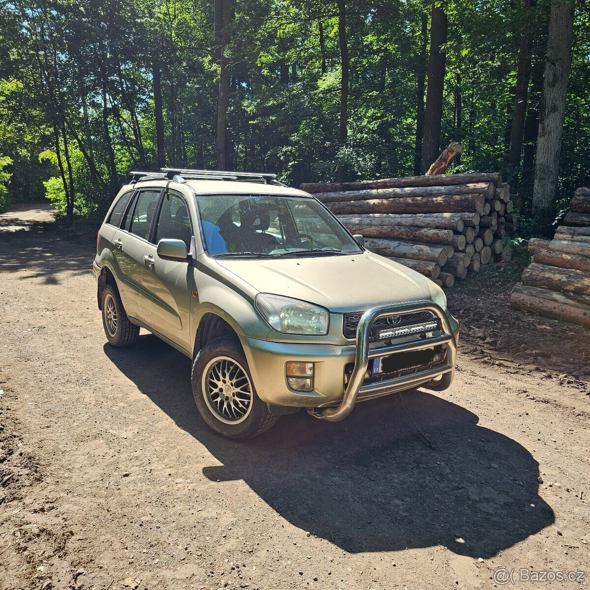 Prodám Toyota Rav4 - vhodné i do lesa