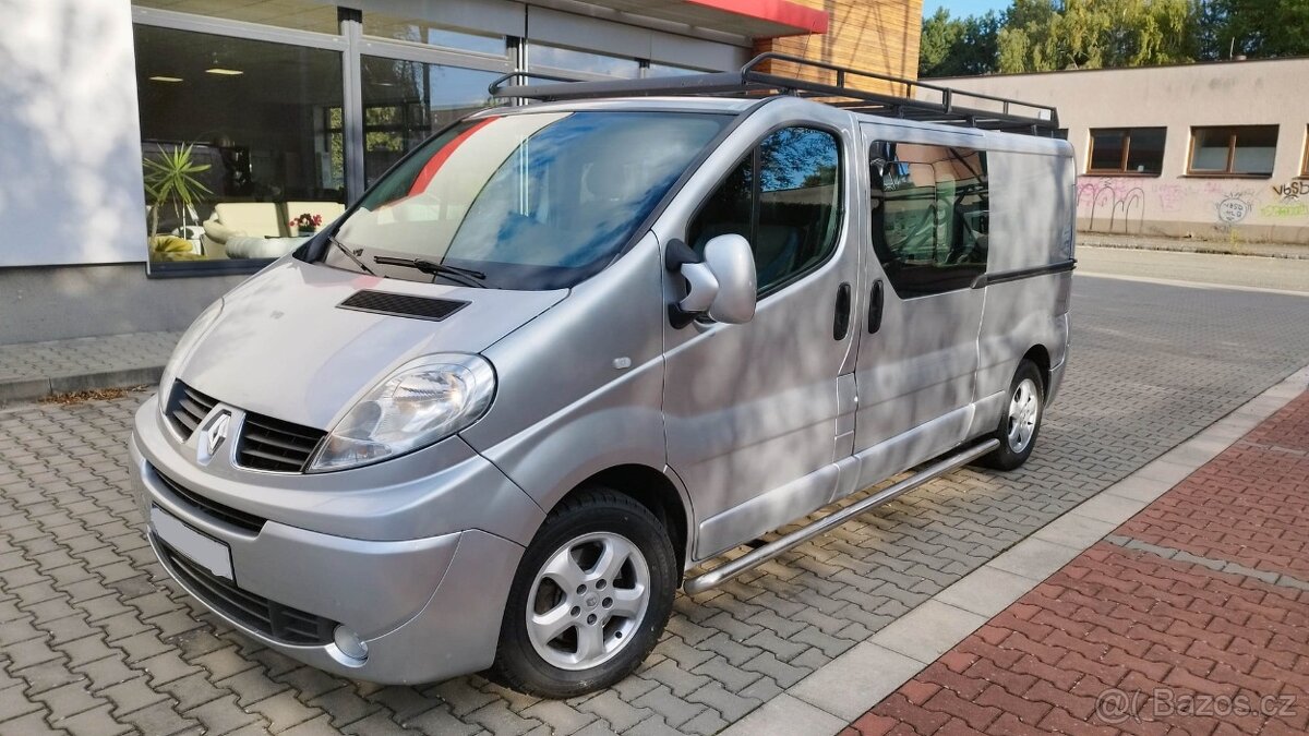 RENAULT TRAFIC 2.0DCI 84KW LONG 6 MÍST R.V.2011