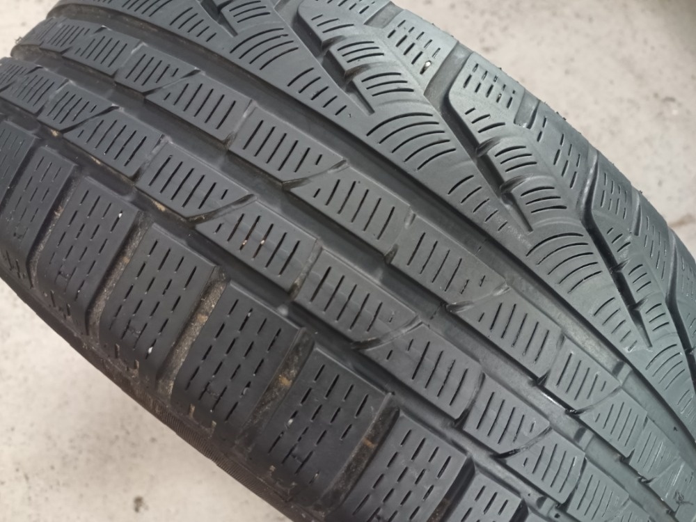 225/55 R17 PIRELLI (3216).
