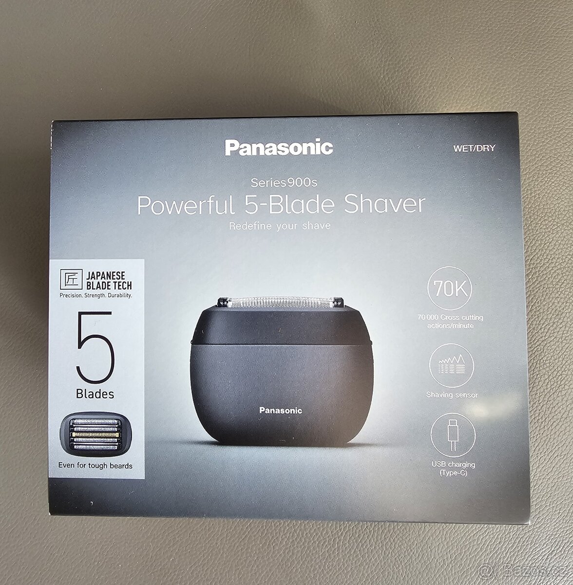 Panasonic 900 series - dobíjející cestovní holicí strojek