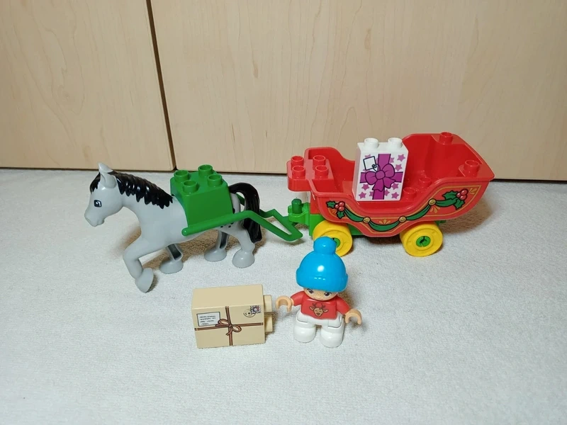 lego duplo kůň s kočárem