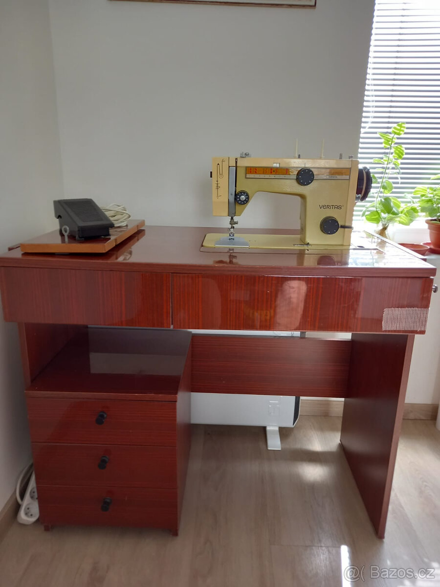 šicí stroj Weritas