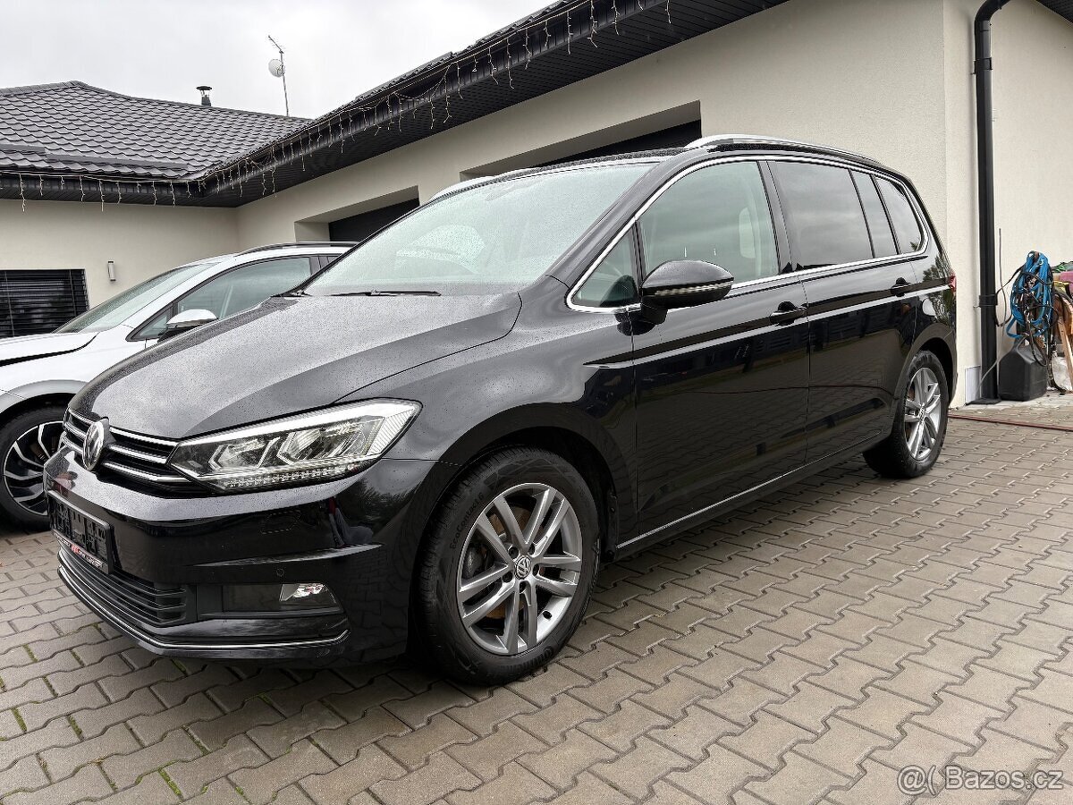 Volkswagen Touran 2tdi DSG 150ps Ful led světla Panorama