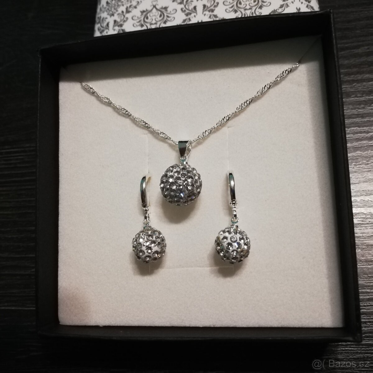 Překrásný sada swarovski styl