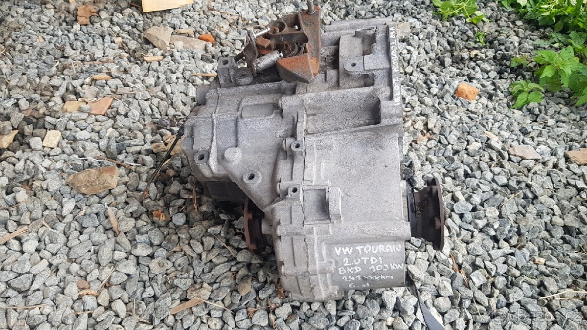 VW TOURAN 2.0 TDI, 103 KW, BKD.