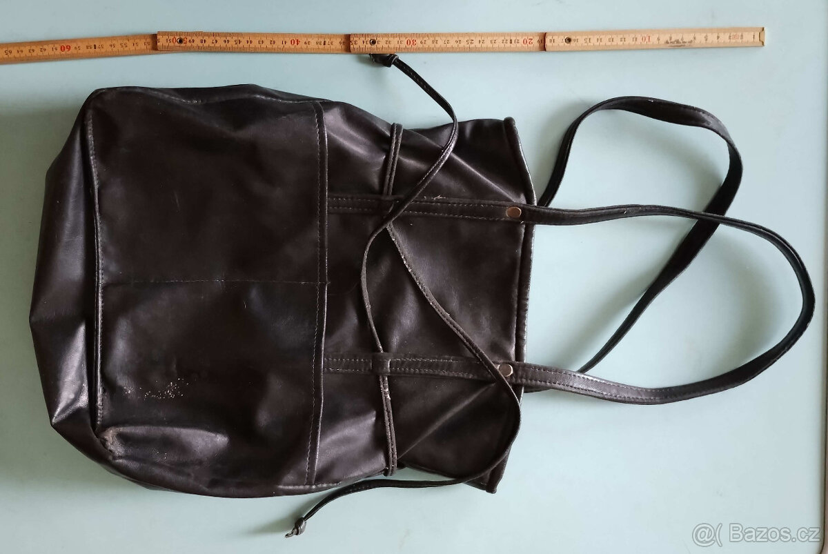 Dámské kabelky + klobouky + čepice