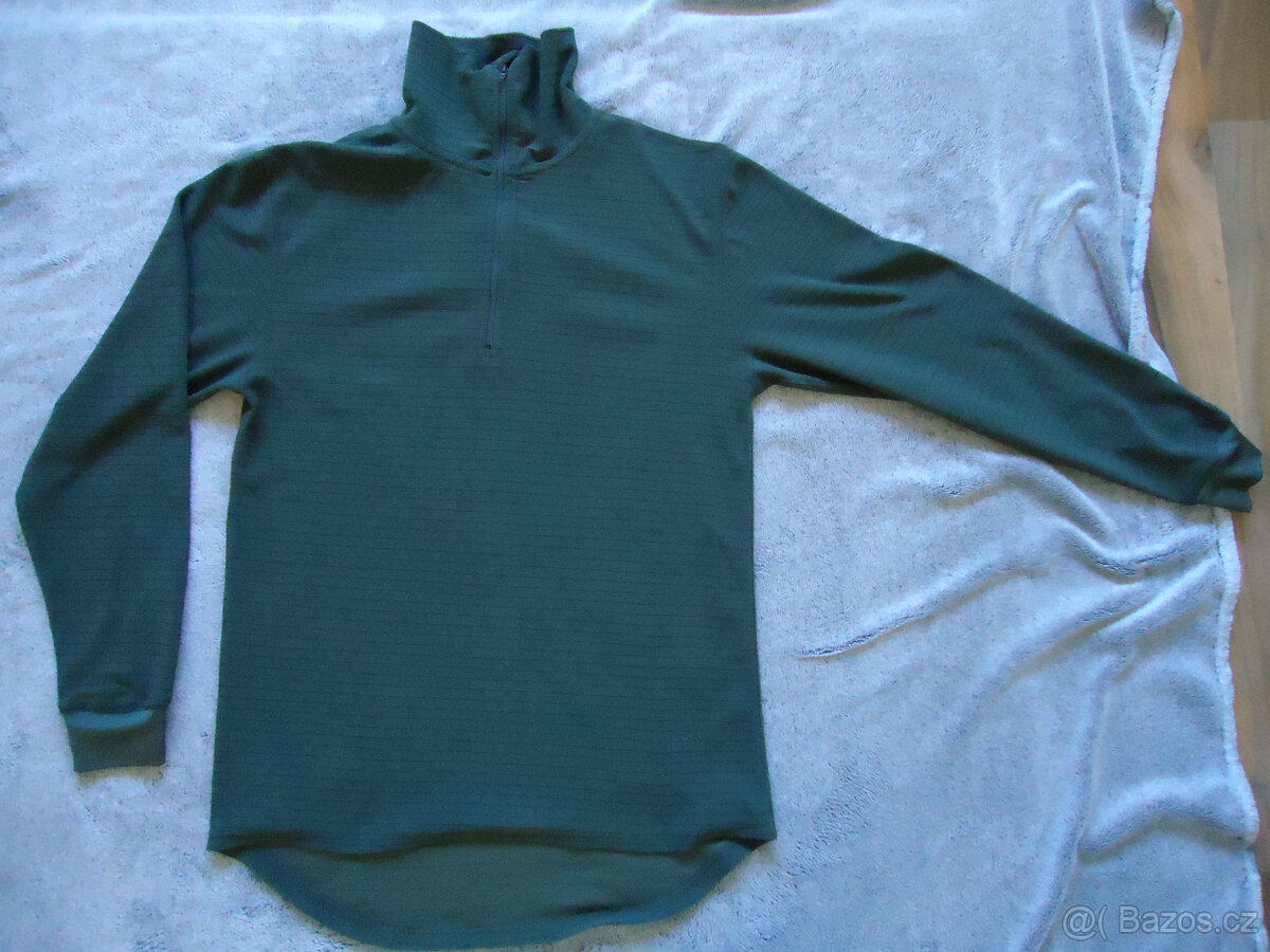 Vojenské oblečení + vojenská čutora