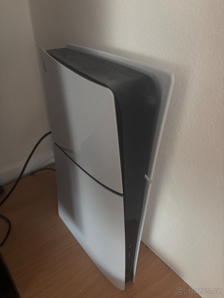 Playstation 5 slim bez mechaniky + 2x ovladač