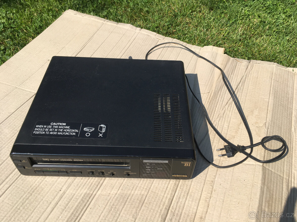 VHS přehrávač Toshiba