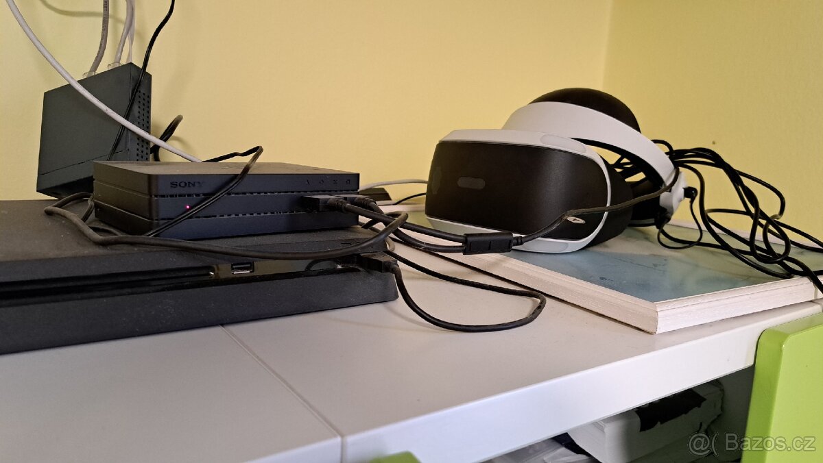 Playstation 4, PS VR1, Kamera, 2 Ovladače a 11 Her (Disc)