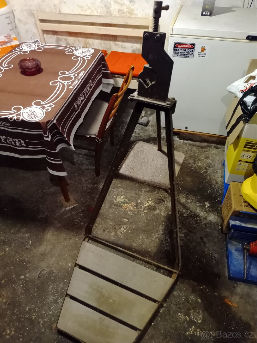 Pracovní stojan Pijonýr