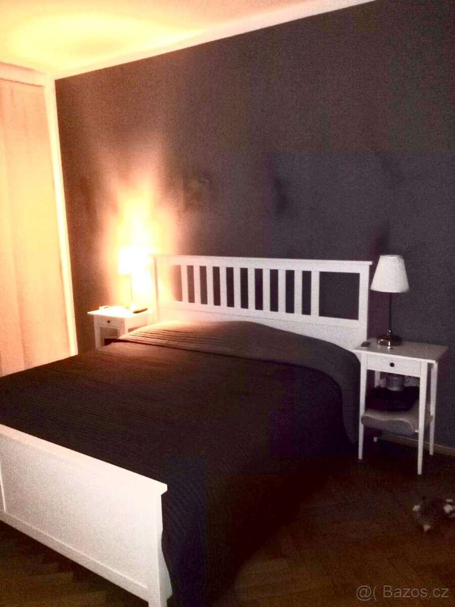 Manželská postel HEMNES 180x200 včetně roštu