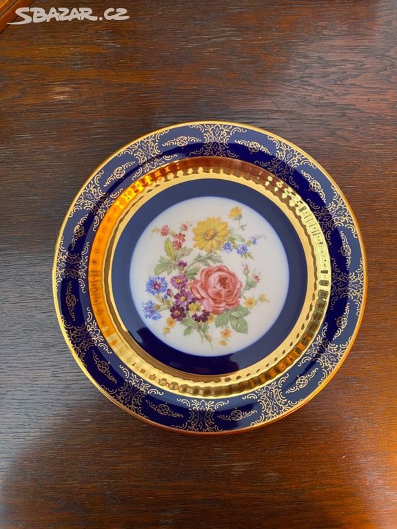 Starožitný zdobený talíř