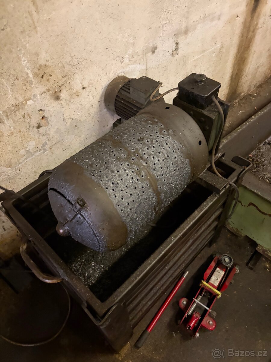 Elektromotor s uhlovou prevodovkou