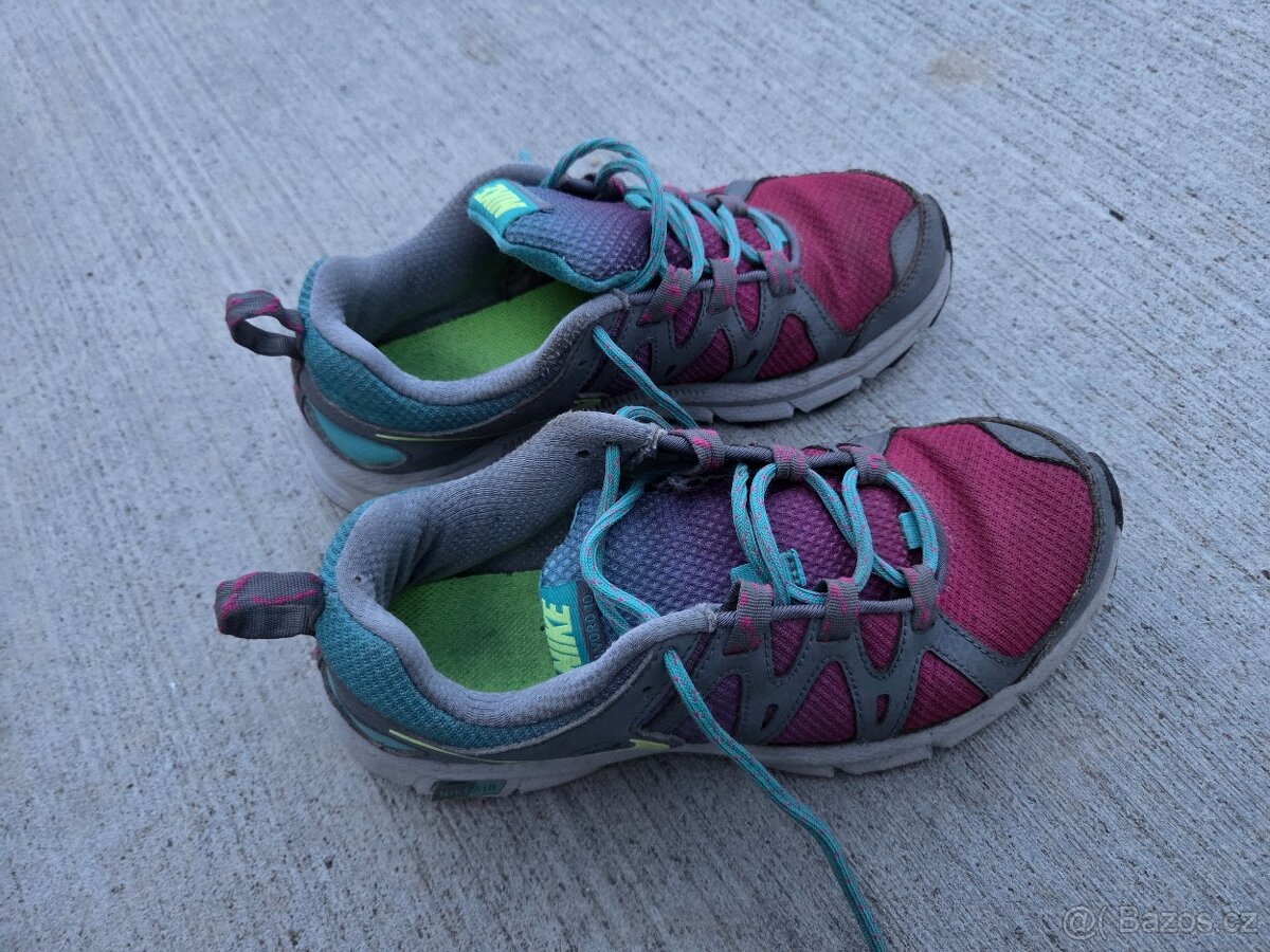 Boty tenisky NIKE 38