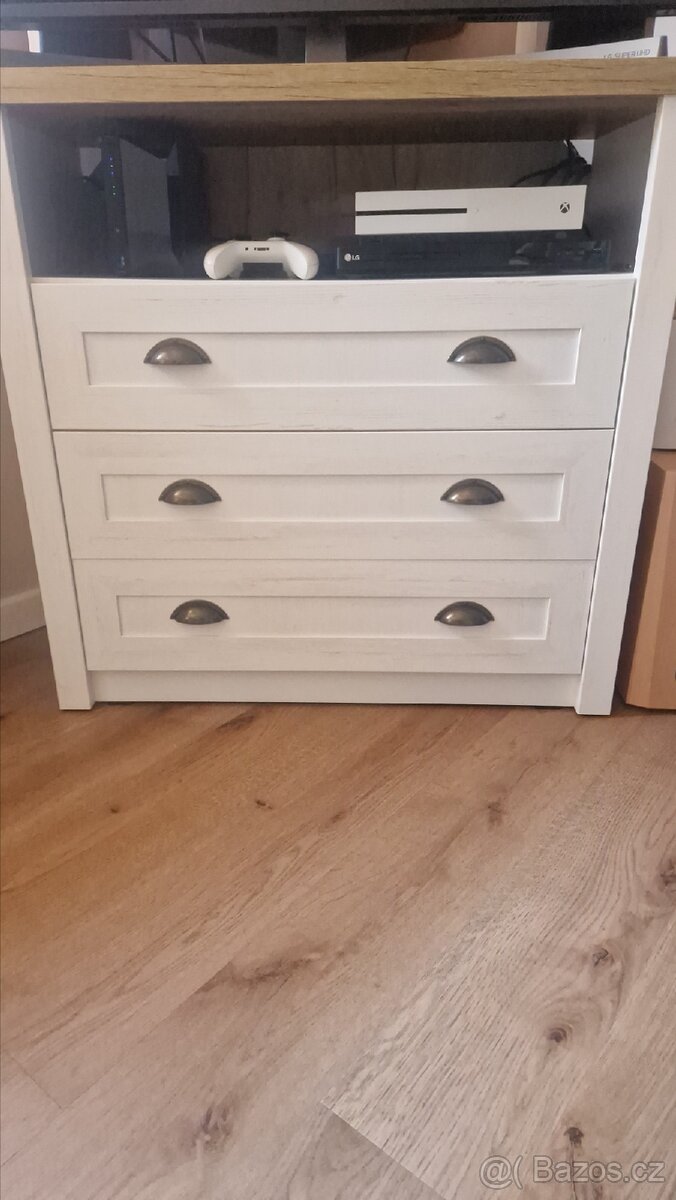 Komoda MARKSKEL 4 zásuvky bílá/barva dubu