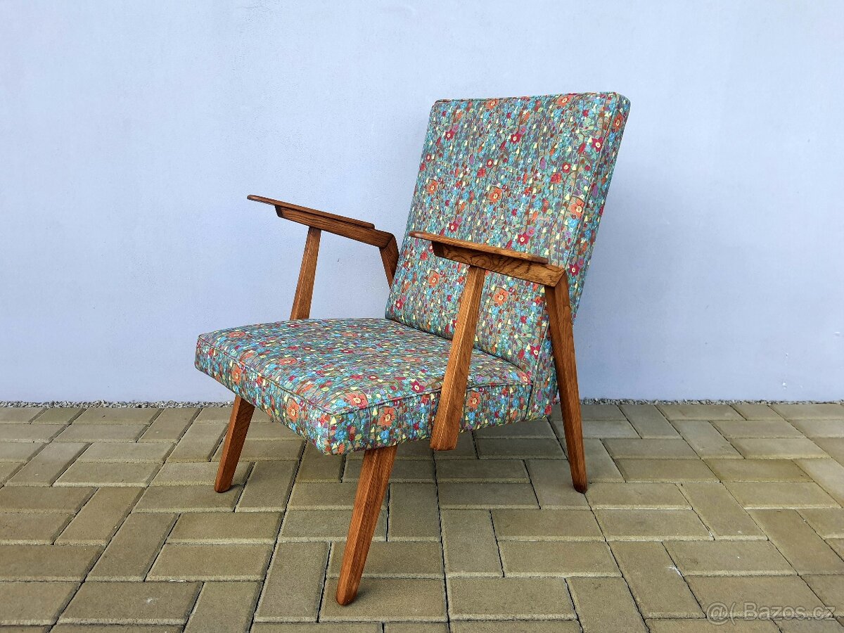 Dámské retro křesílko po renovaci