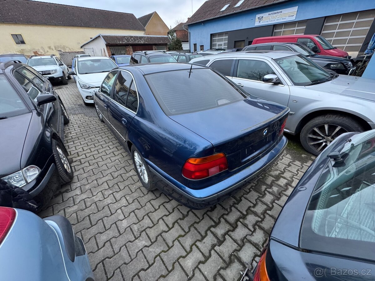 Prodám náhradní díly z bmw e39 540i