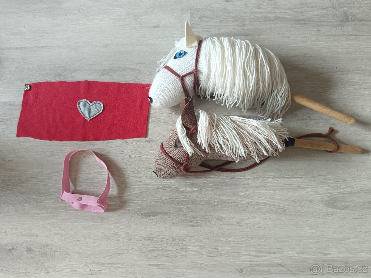Hobby horse s doplňky-bílý prodaný