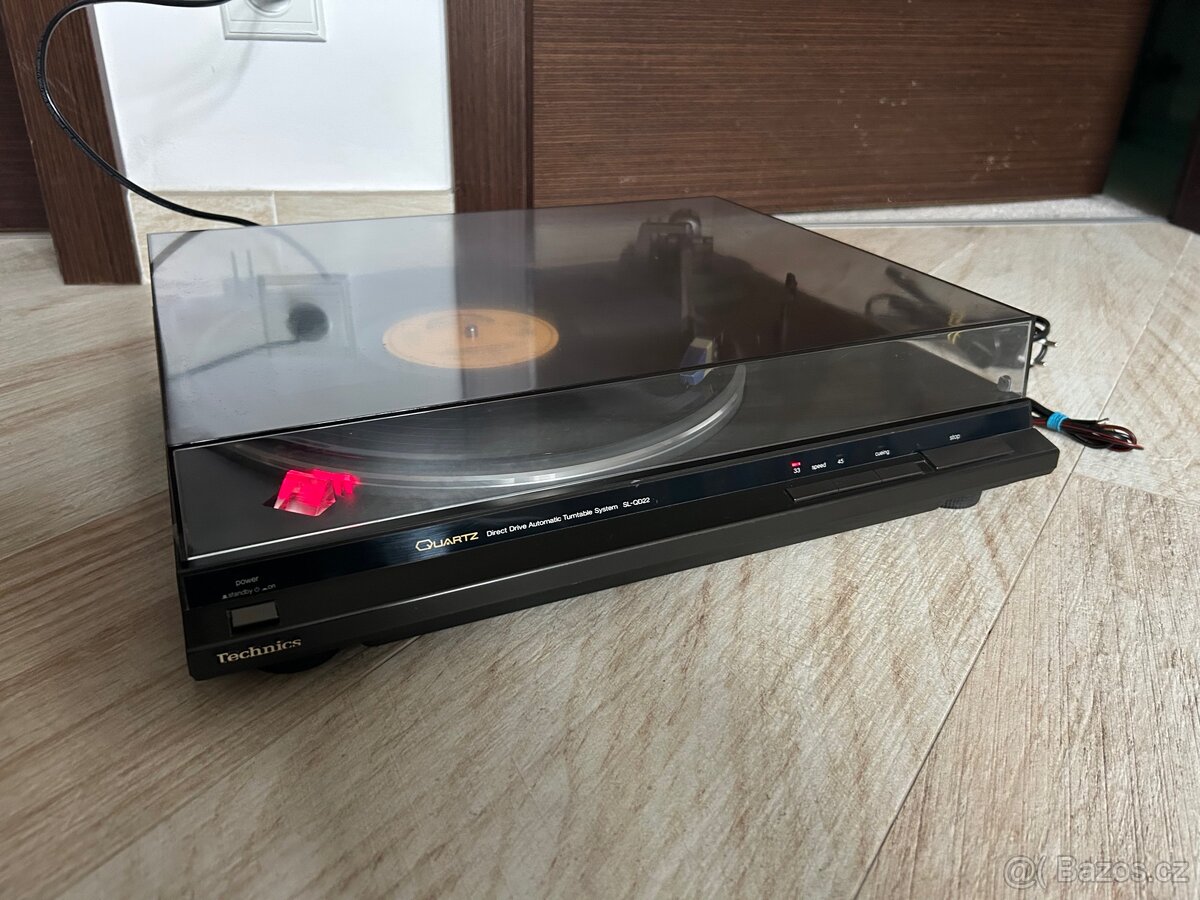 Gramofon Technics SL-QD22 Quartz Direct Drive Turntable