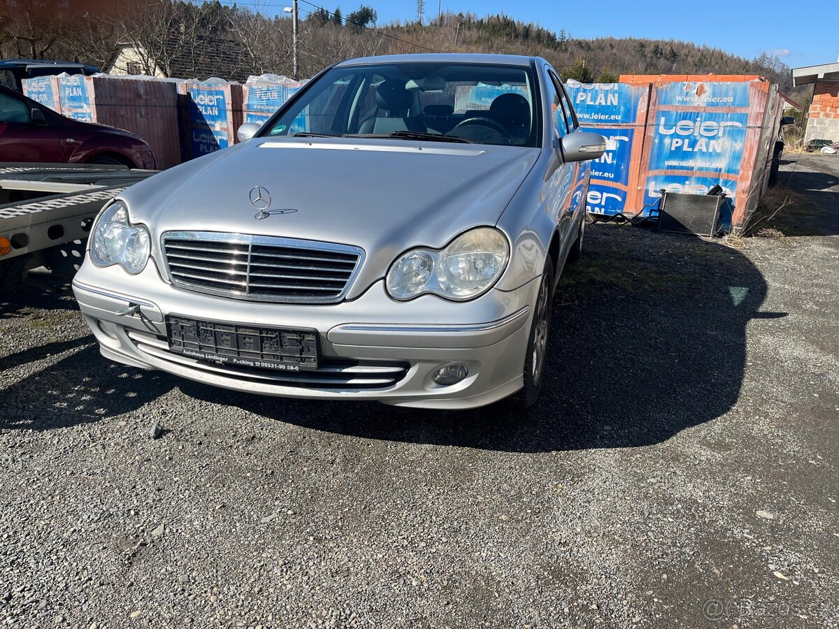 Mercedes w203 BENZÍN-sedan -závada motoru-nepojízdné
