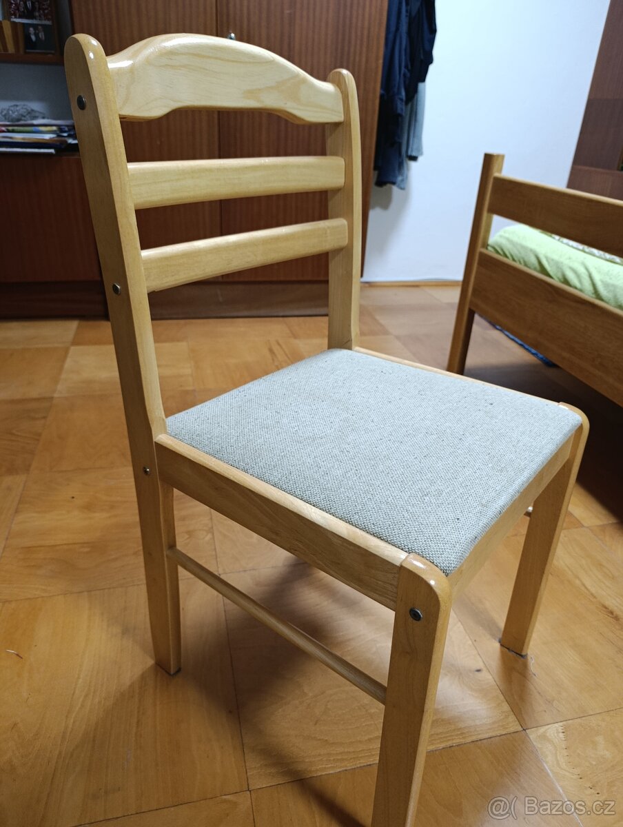 Dřevěné židle