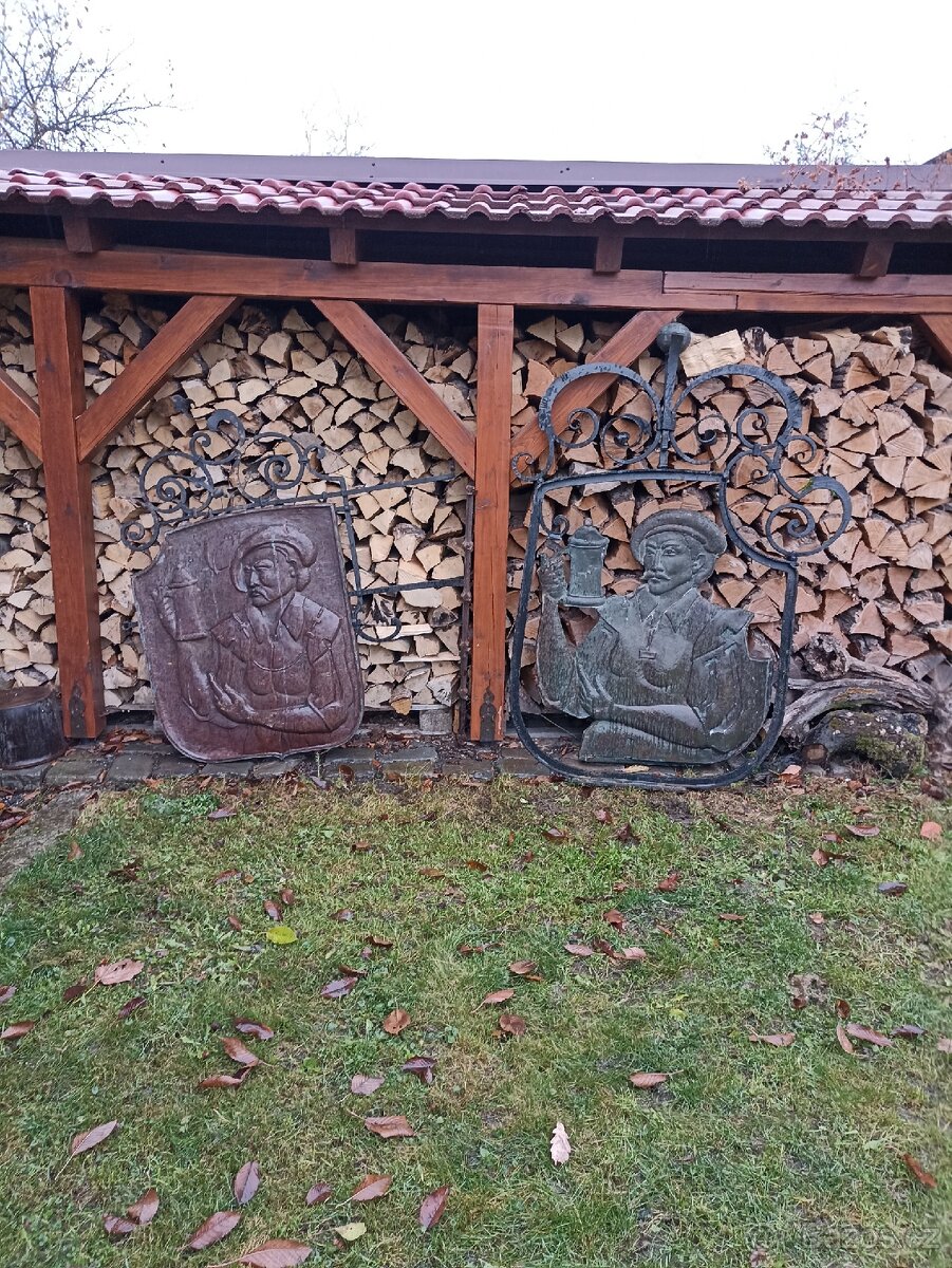 Stará kovářská a měďotepecká práce - vývěsní štíty šenku
