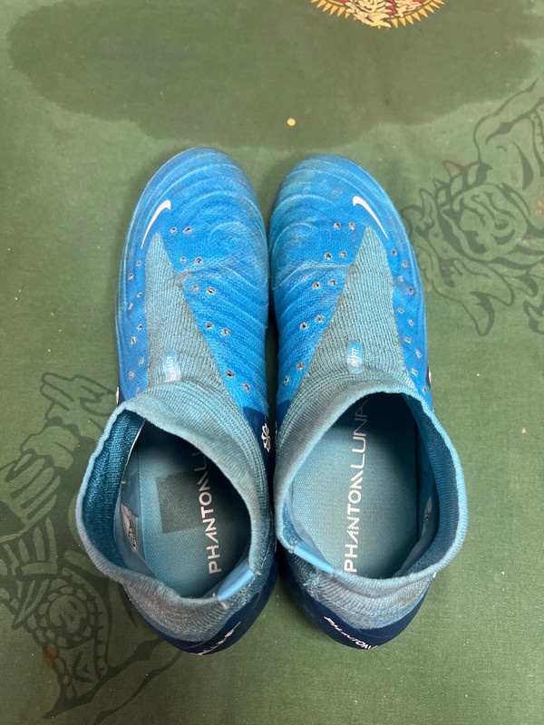 Fotbalové kopačky Nike Phantom Luna 42,5 FG