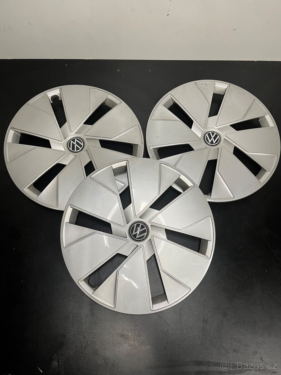 3x Volkswagen poklice R17