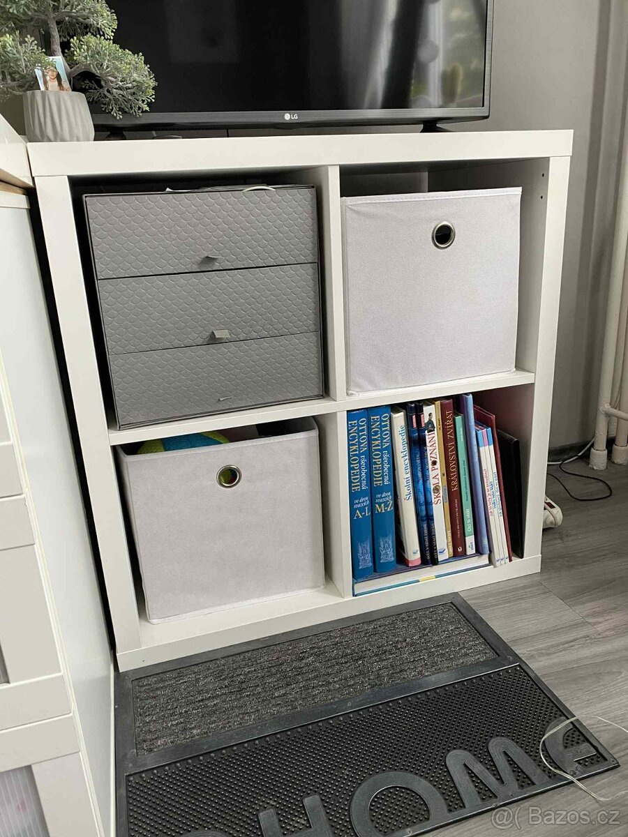 Ikea Kallax 2x2 bílé dřevo