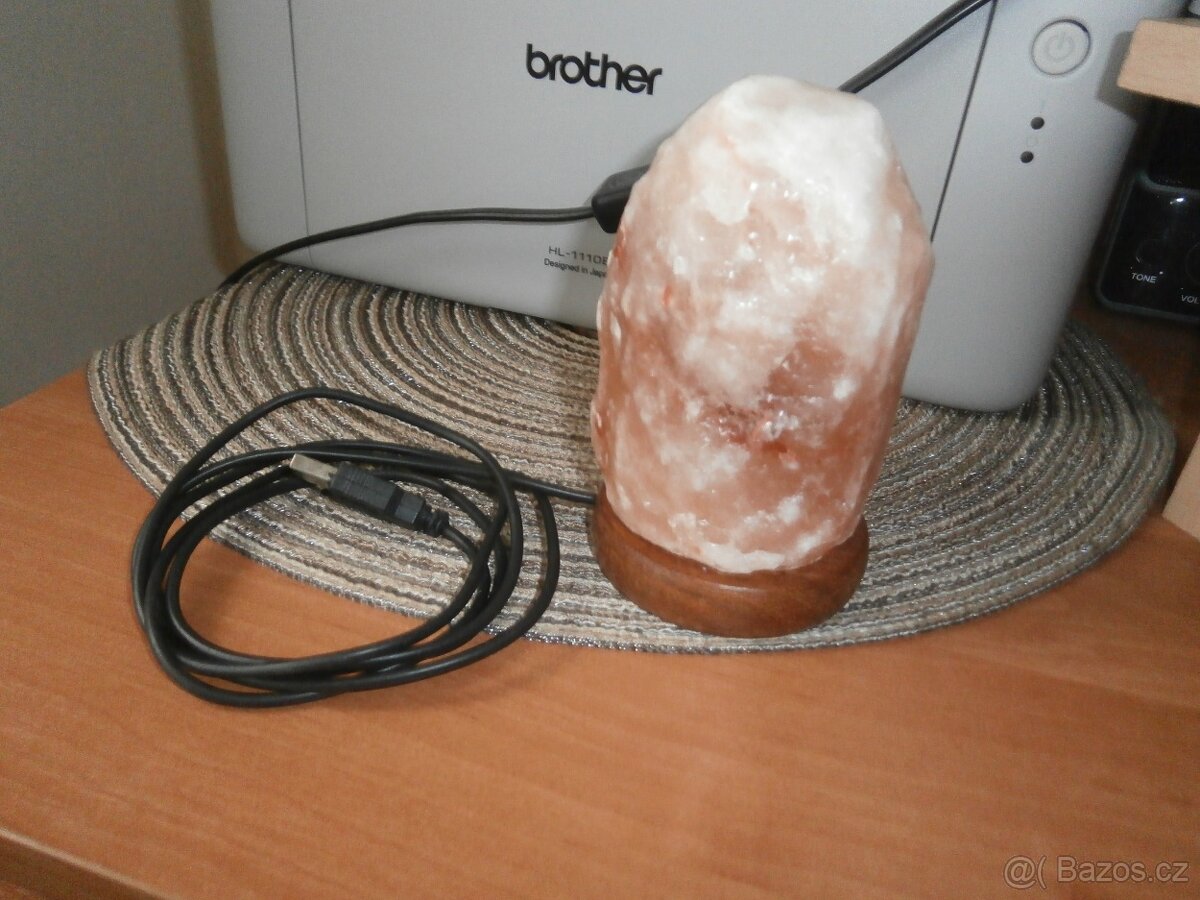 SOLNÝ SVÍCEN, MĚNÍ BARVY viz manuál a fota.