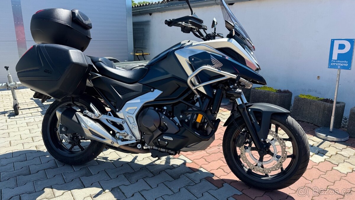 Honda NC750X 2023 s výbavou
