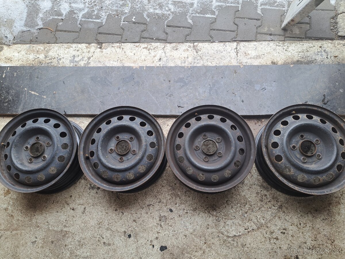 Kola kia ceed, hyundai i30 r15