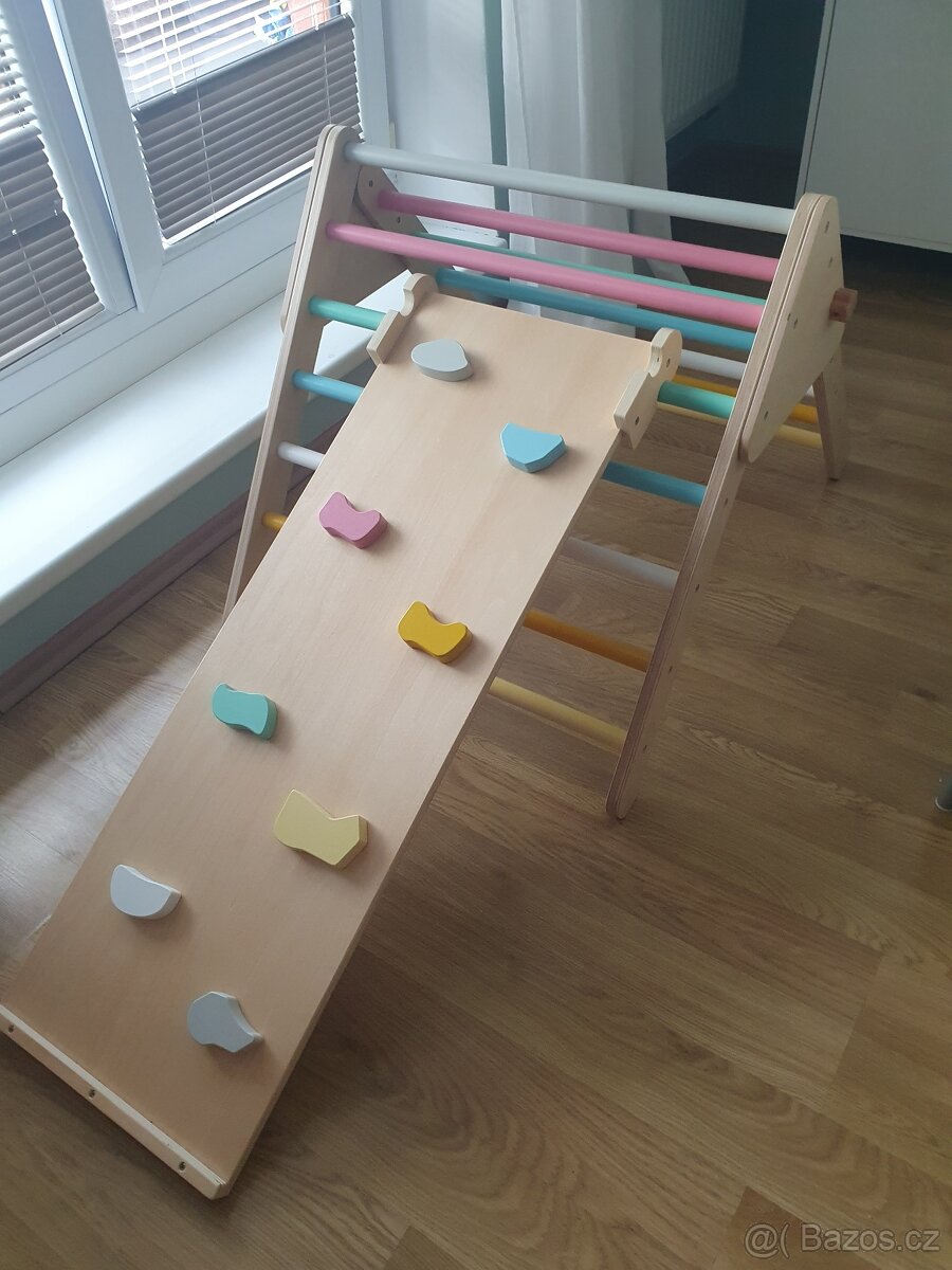 Skoro nový Piklerův trojuhelník(set se skluzavkou) - barevný
