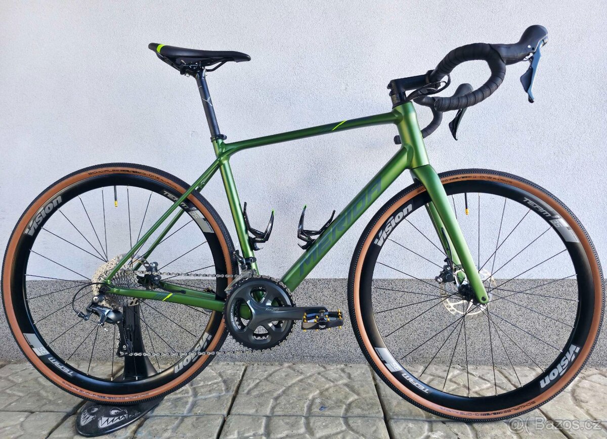 Silniční kolo MERIDA Scultura Endurance 300 2024