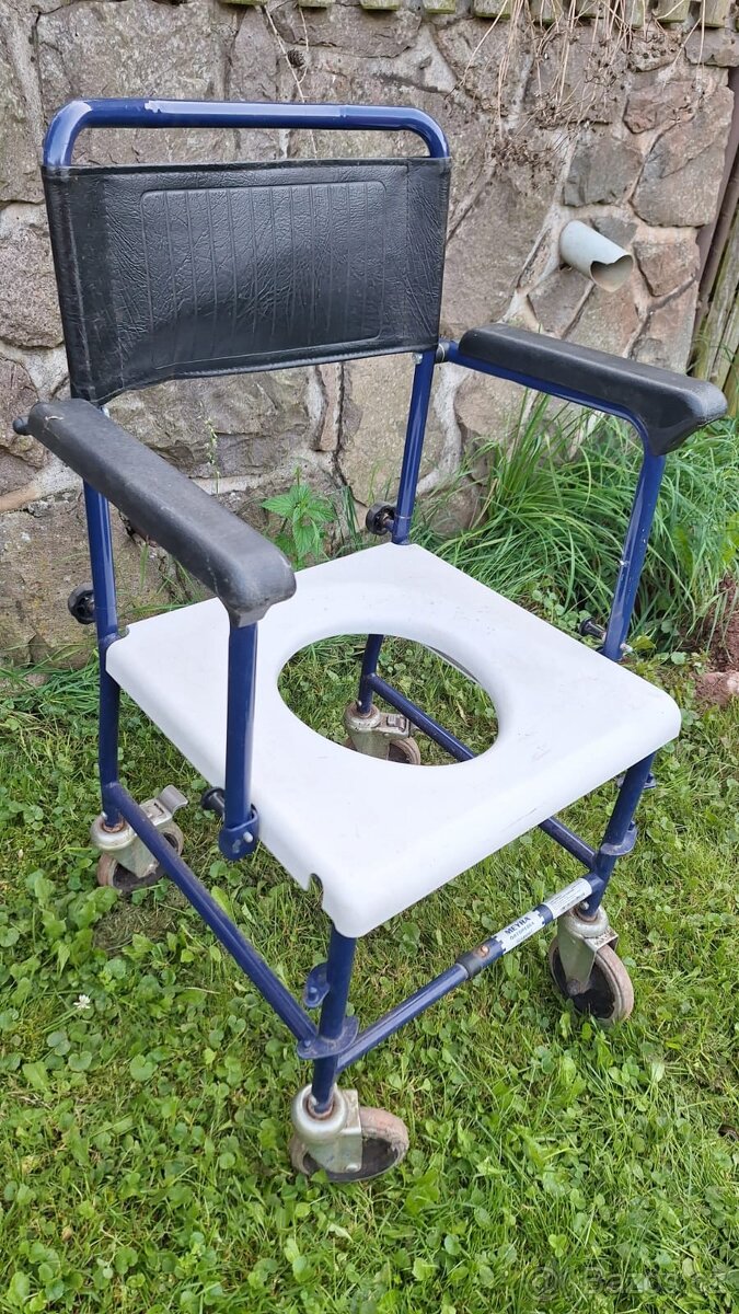 Toaletní křeslo MEYRA