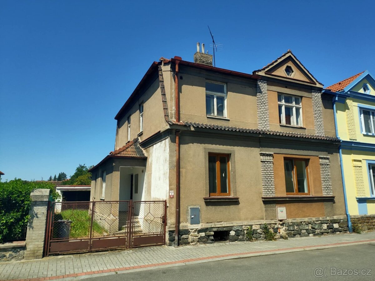 Pronájem rodinného domu 5+1 se zahradou a garáží, Soběslav