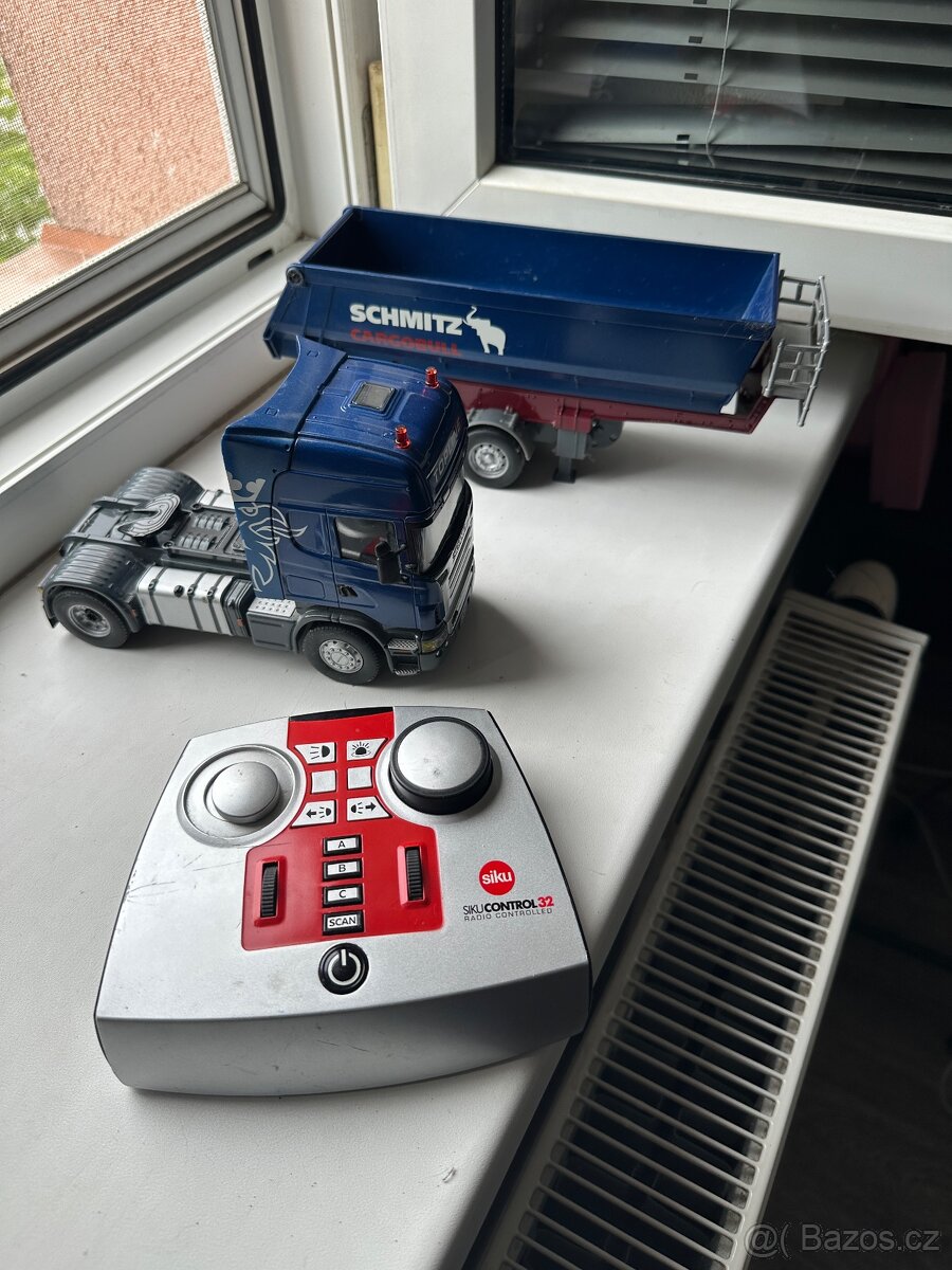 Rc siku 1:32 scania