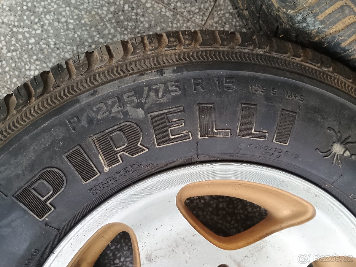 Jeep Cherokee 225/75 R15