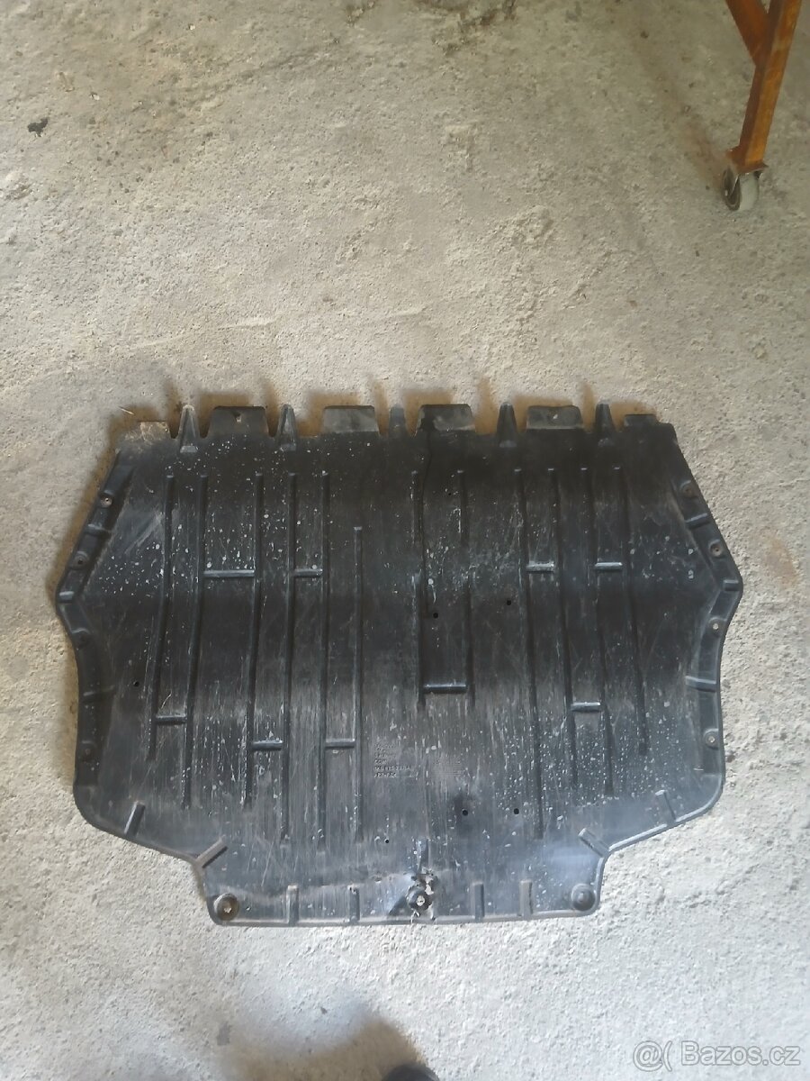 Kryt motoru škoda octavia 2