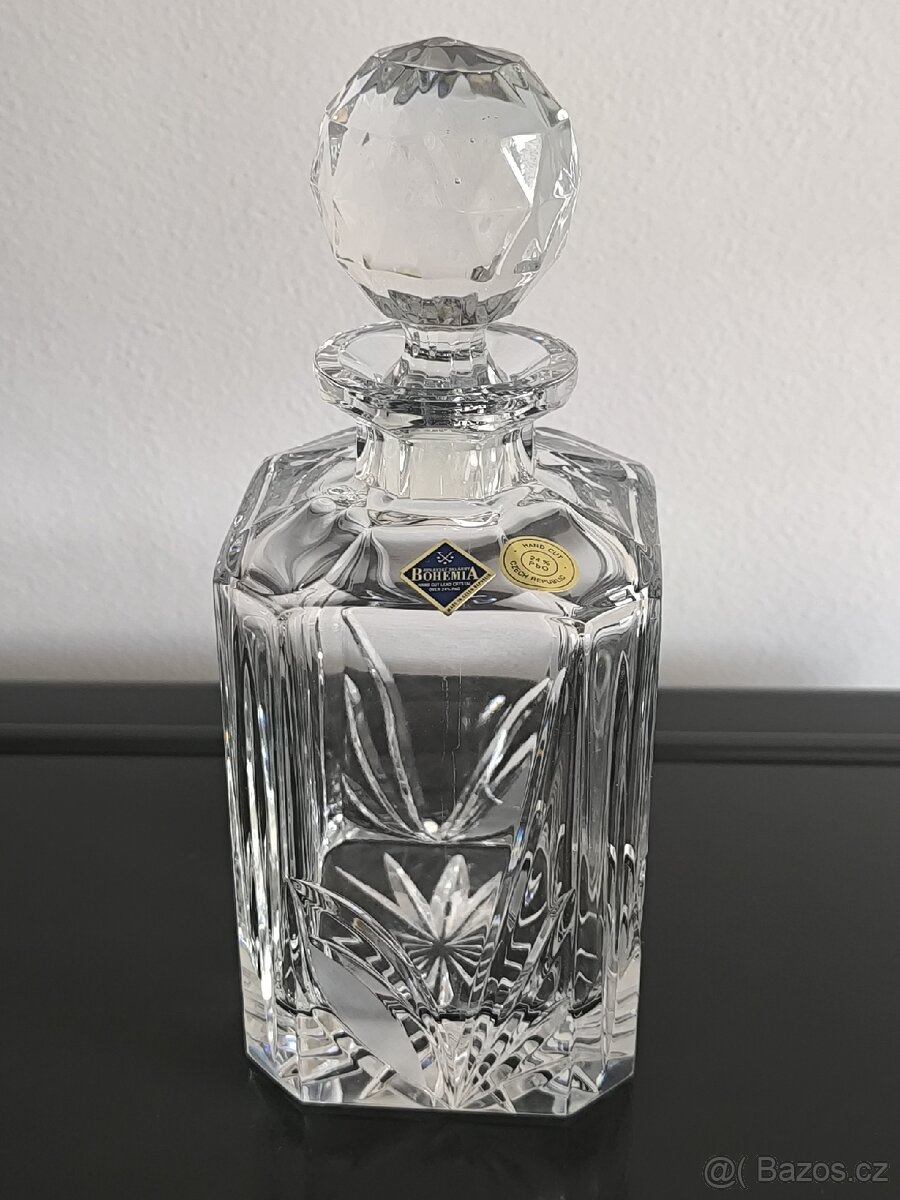 Křišťálová broušená karafa na whisky
