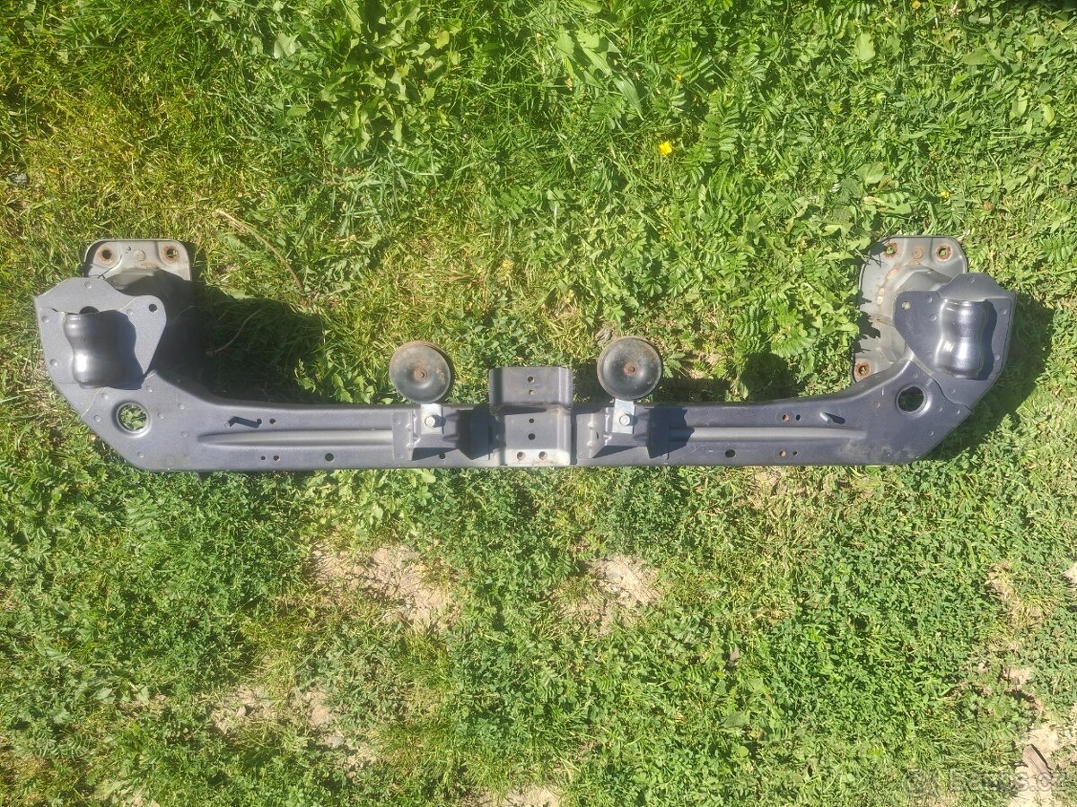 Predni výztuha nárazníku citroen c crosser  m